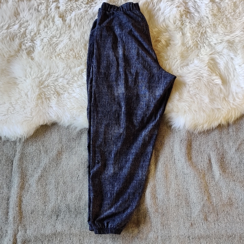 Rollin With My Omies Joggers Lululemon - Picture 6 of 6
